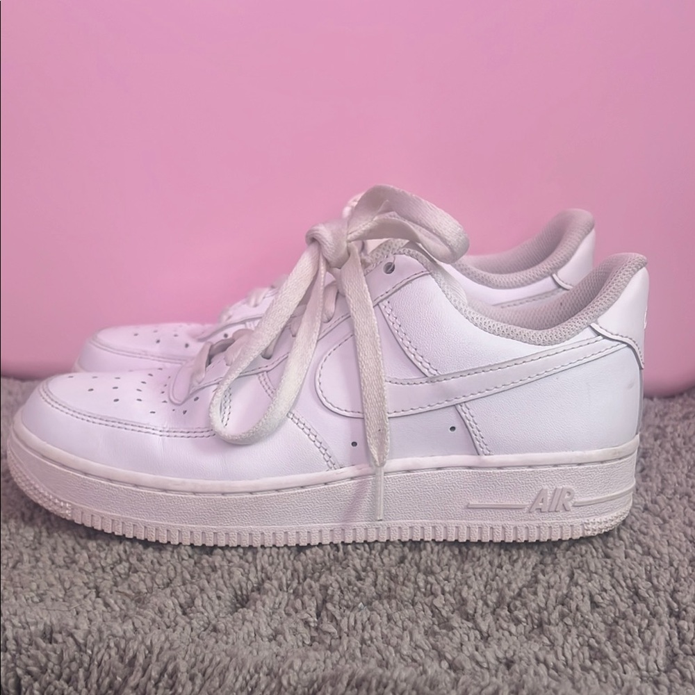 Nike White Women's Sneakers